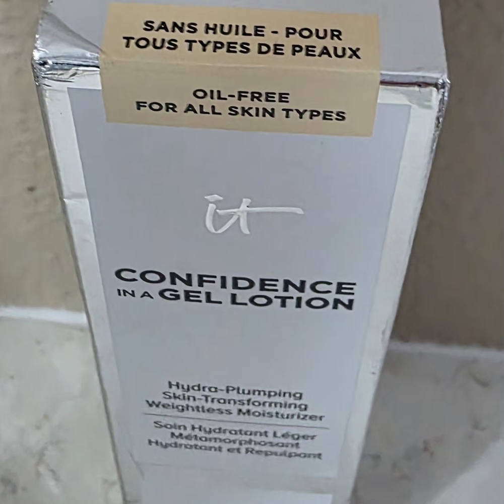 NEW iT Cosmetics Confidence In A Gel Lotion 2.5 Fl Oz 75 ML Hydra Plumping - Picture 2 of 7